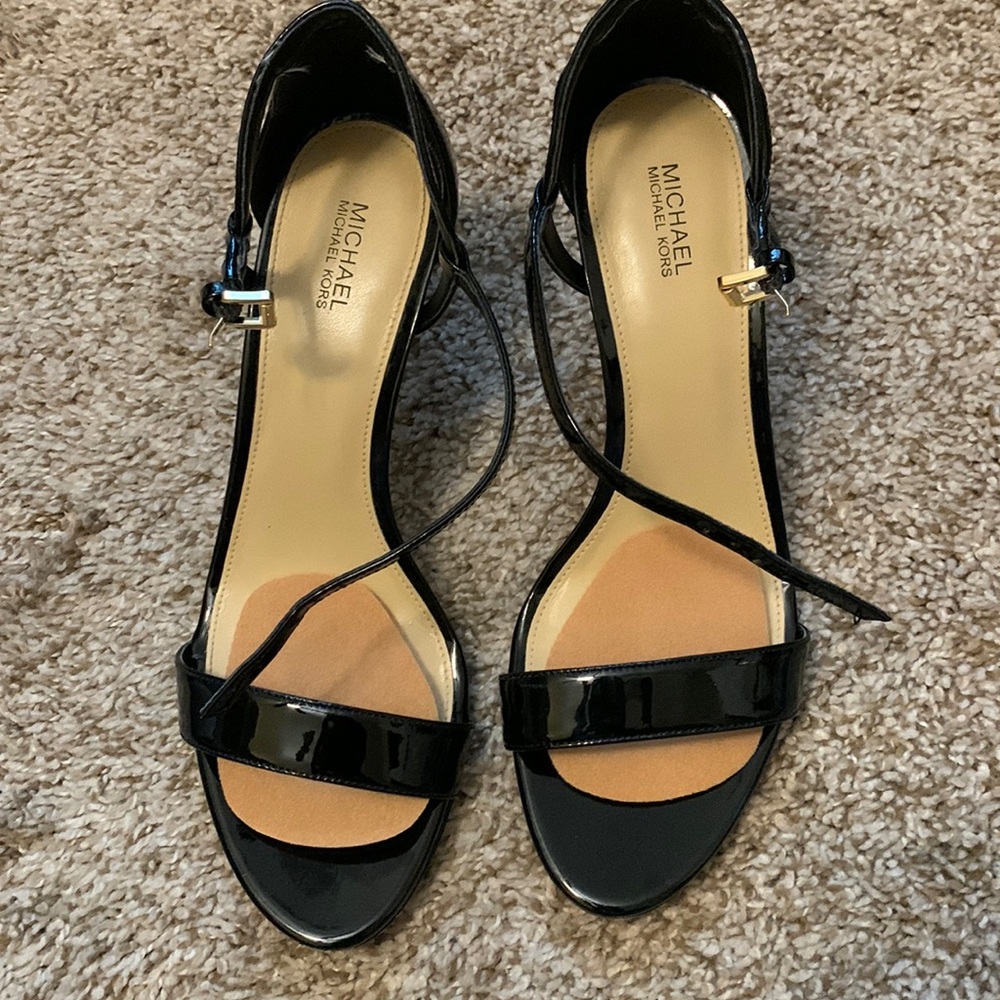 Michael Kors Black Patent Leather heels size 9M